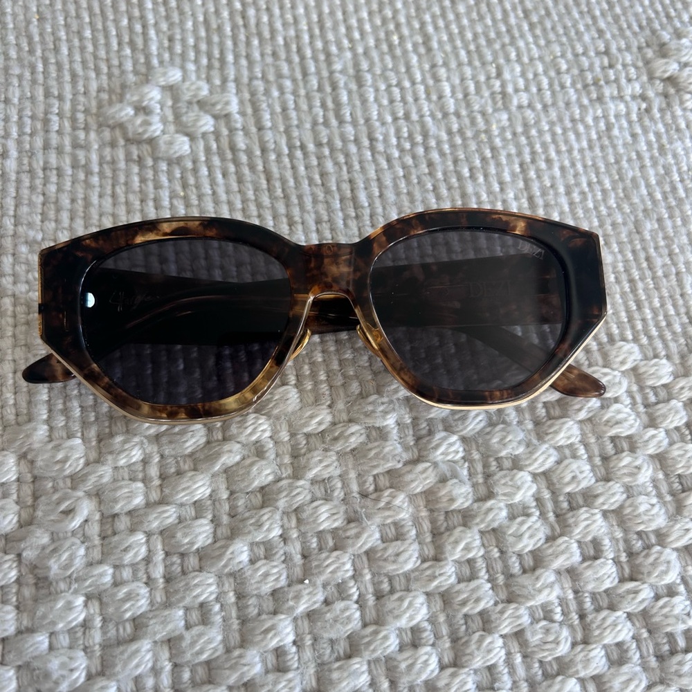 DEZI Brown Tortoise Sunglasses